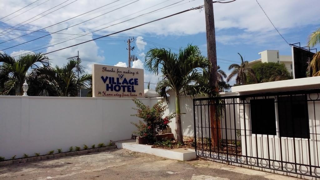 אוצ'ו ריוס Village Hotel מראה חיצוני תמונה
