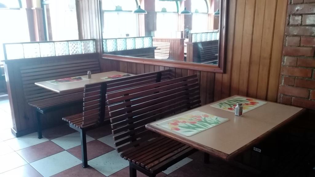 אוצ'ו ריוס Village Hotel מראה חיצוני תמונה