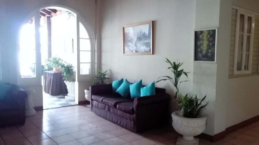 אוצ'ו ריוס Village Hotel מראה חיצוני תמונה