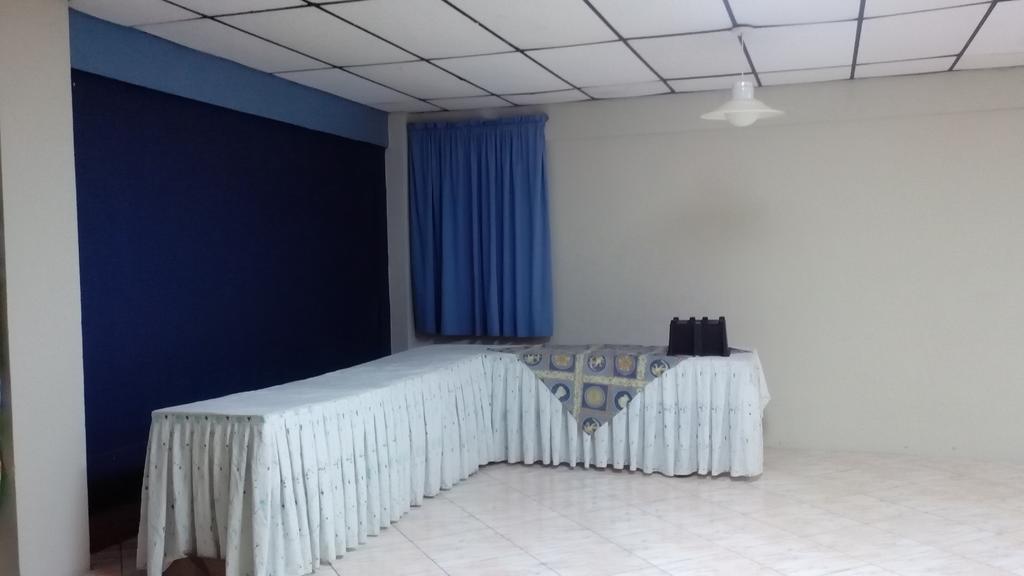 אוצ'ו ריוס Village Hotel מראה חיצוני תמונה