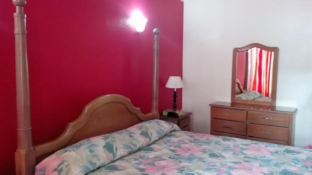 אוצ'ו ריוס Village Hotel מראה חיצוני תמונה