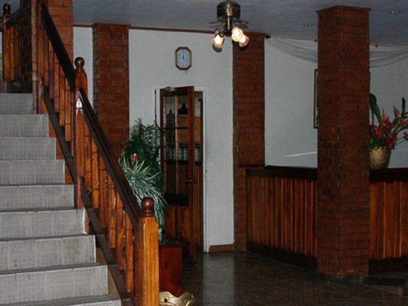 אוצ'ו ריוס Village Hotel מראה חיצוני תמונה